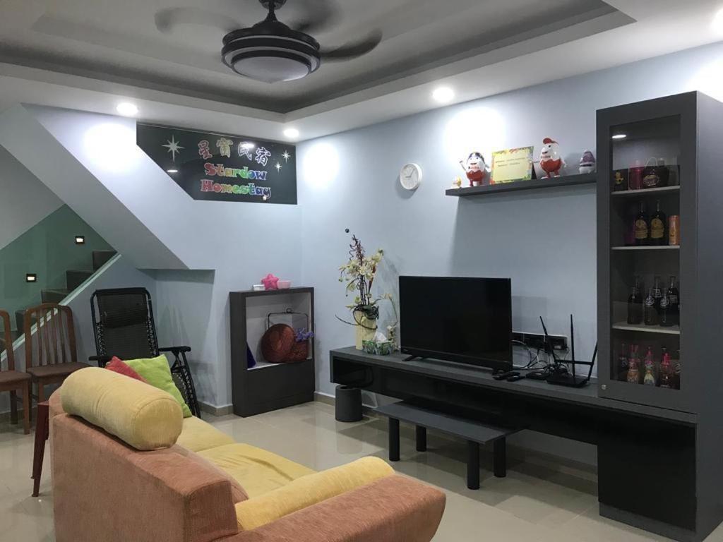 Homestay Stardow~星窗名宿~ Джохор-Бару Екстер'єр фото