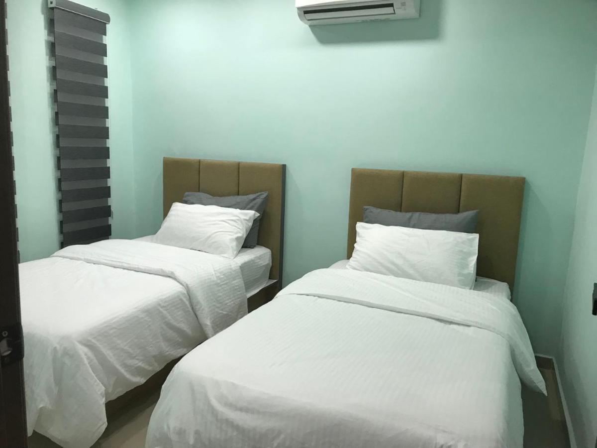 Homestay Stardow~星窗名宿~ Джохор-Бару Екстер'єр фото