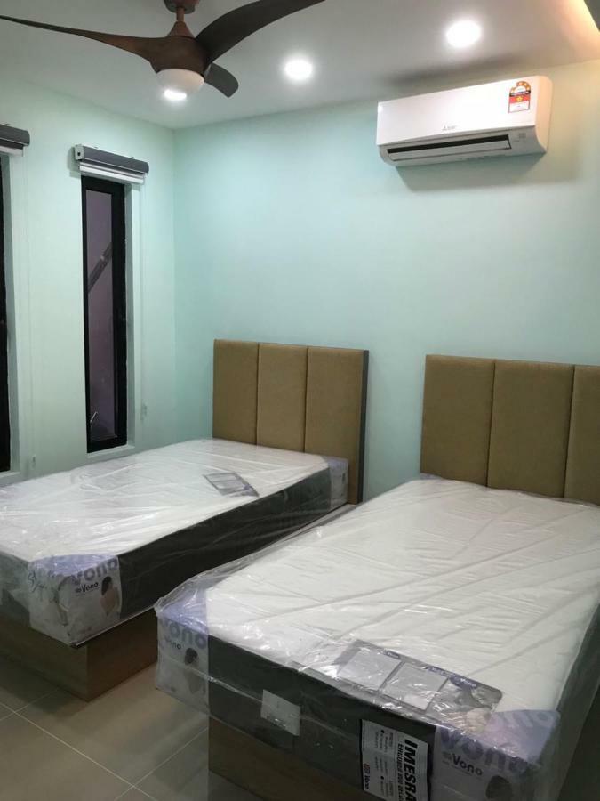 Homestay Stardow~星窗名宿~ Джохор-Бару Екстер'єр фото