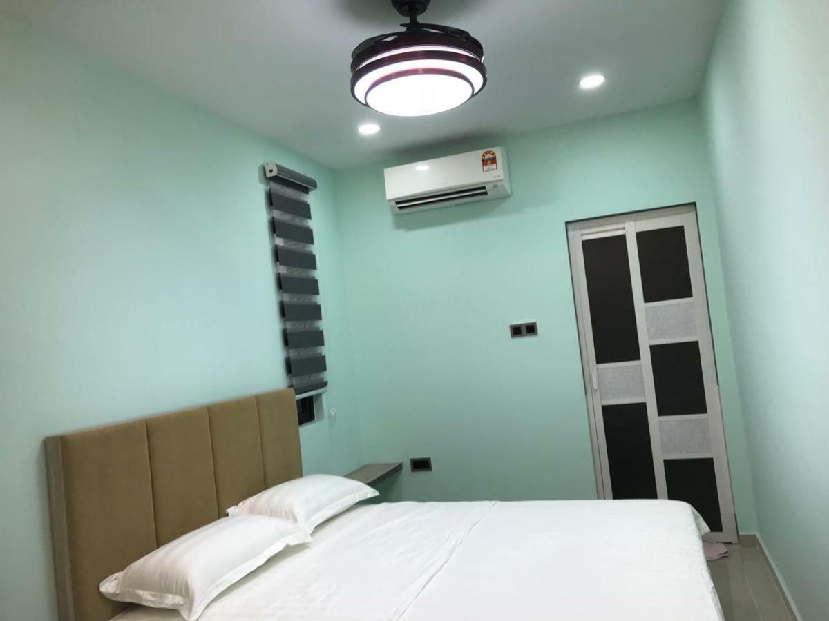 Homestay Stardow~星窗名宿~ Джохор-Бару Екстер'єр фото